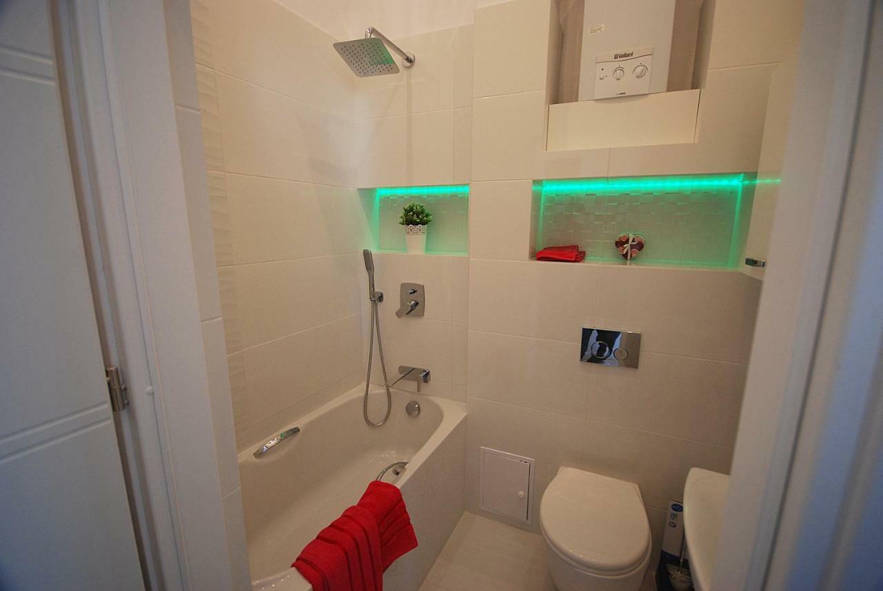 Nowy Apartament Wilcza 华沙 外观 照片